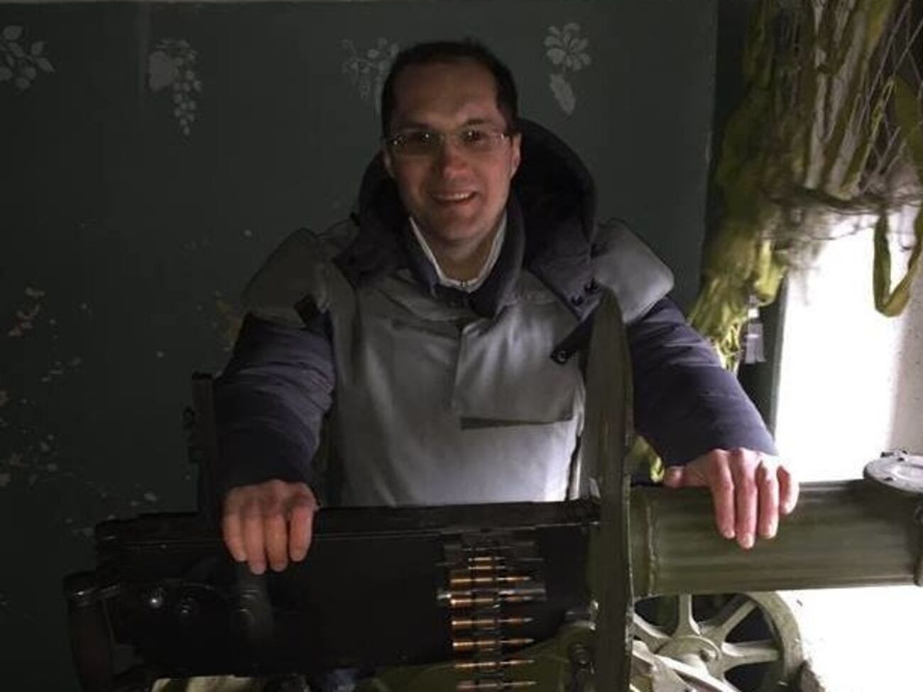 Бутусов:&nbsp;Разрушить железобетон, рассчитанный на прием 200-тонных гигантов, осколочно-фугасными снарядами, пусть даже 152-мм калибра, которые и применялись в районе ДАП, физически невозможно