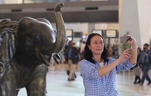 Храмова не отказала себе в удовольствии сделать селфи