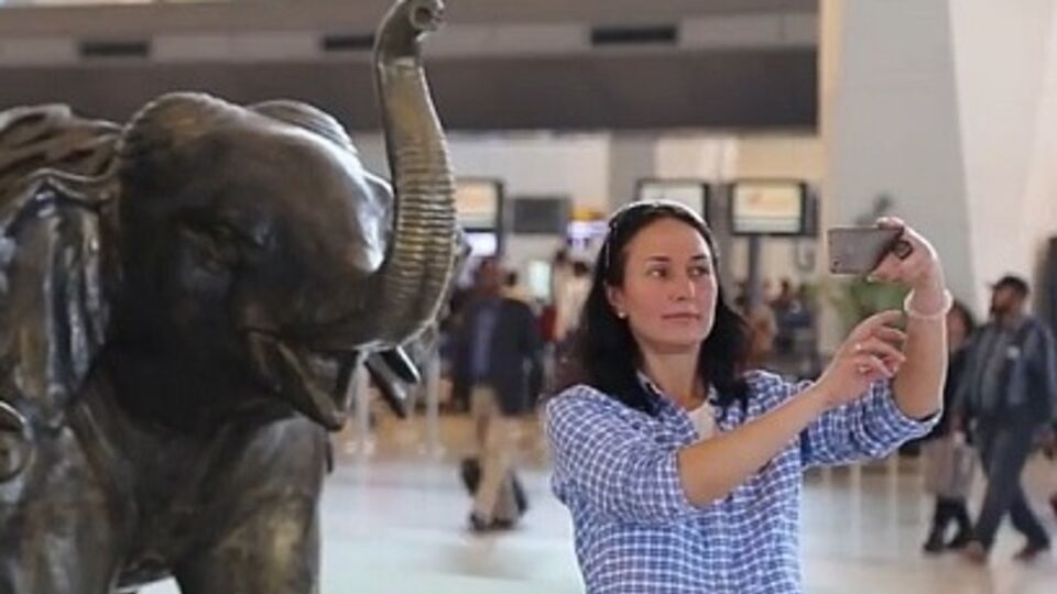 Храмова не отказала себе в удовольствии сделать селфи