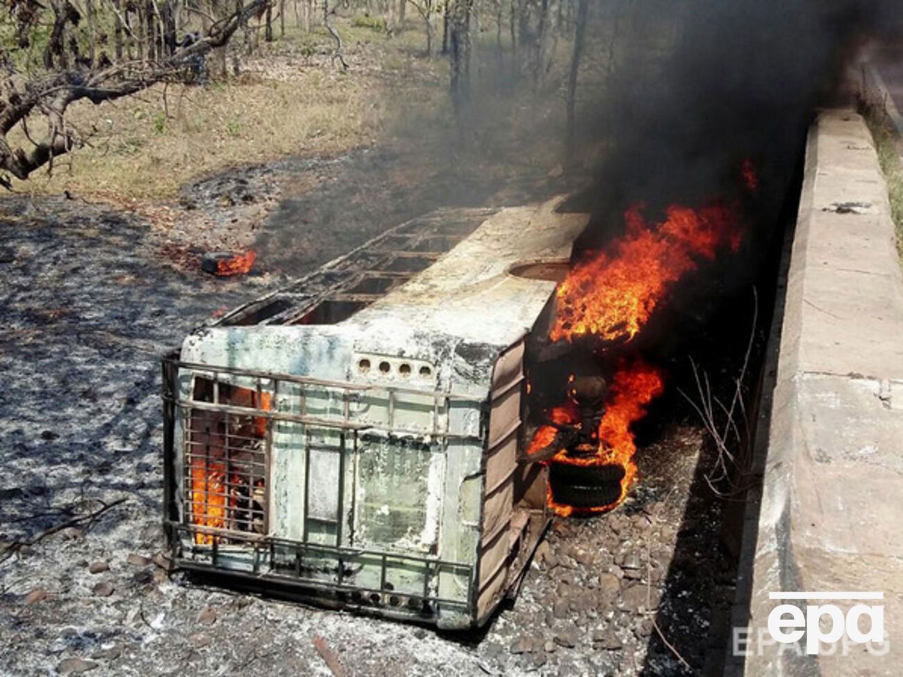 По предварительной информации, удалось спасти по крайней мере 12 человек