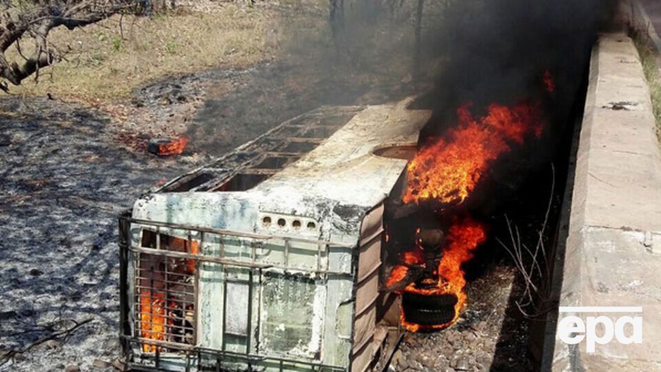 По предварительной информации, удалось спасти по крайней мере 12 человек