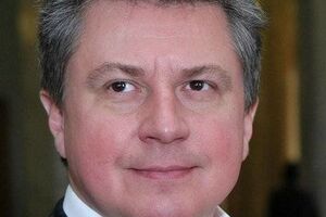 О попытках семьи Азаровых обжаловать в судах Италии арест своей собственности украинскому посольству неизвестно