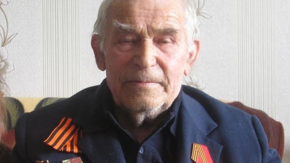 СМИ: Российские школьники, забросавшие камнями бывшего узника концлагеря, не знали слова "узник"