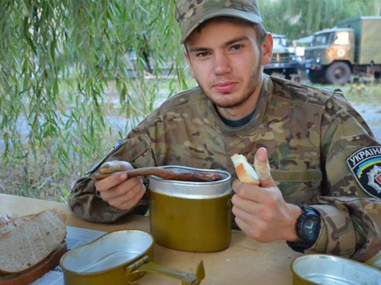 В рационе бойцов увеличены нормы мяса и сыра