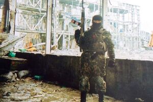 Разведчик Евгений, который "погиб смертью храбрых", хотя на самом деле он жив