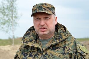 Турчинов проинспектировал оборонные сооружения