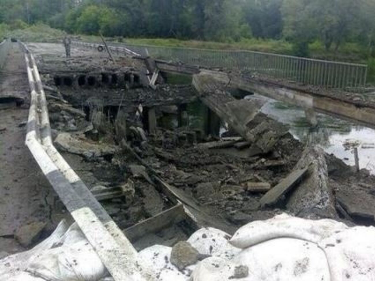 В Донецкой области повреждено 900 км автодорог