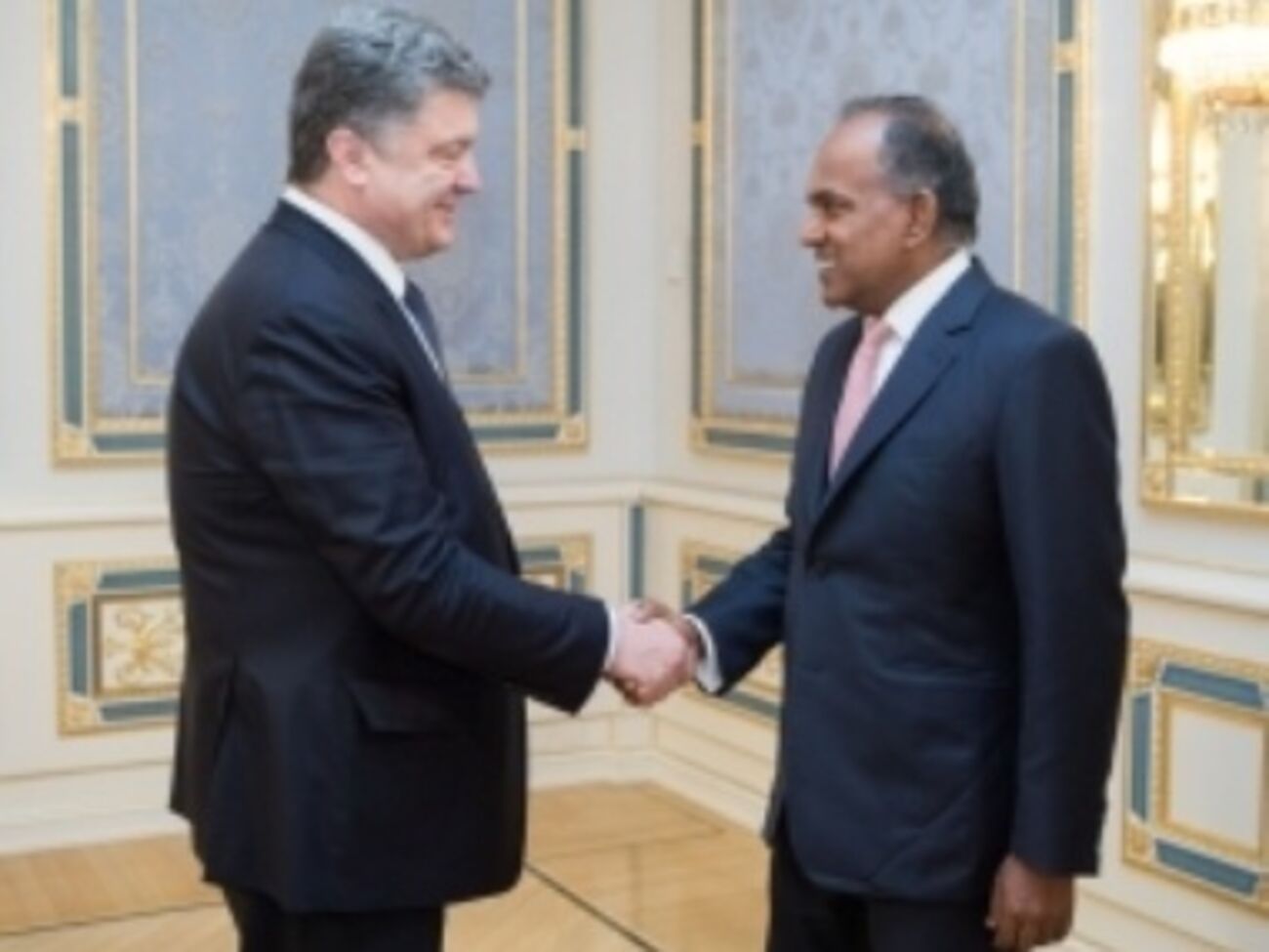 Президент Украины Петр Порошенко провел встречу с главой МИД Сингапура К.Шанмугамом