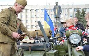 Киевские реконструкторы почтили память героев Второй мировой войны на Донбассе