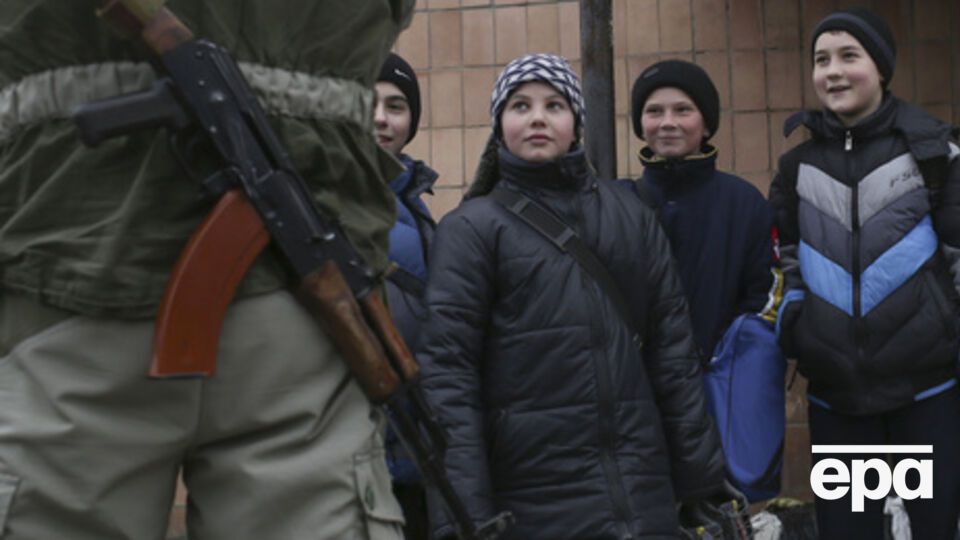 Гуманитарную помощь доставили также и детям