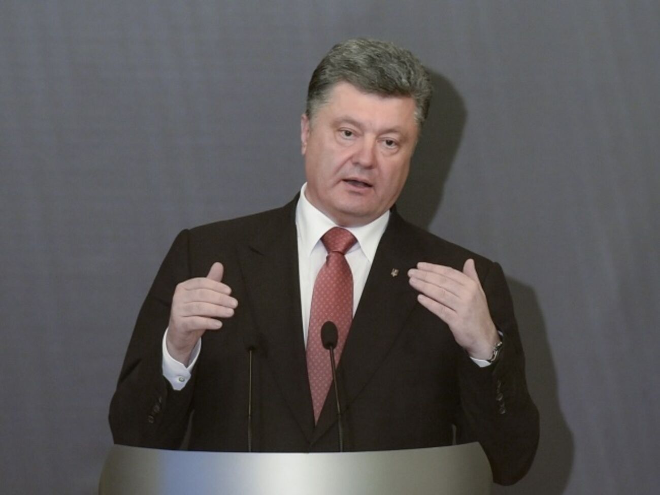 Сегодня Порошенко проведет встречу с Коморовским и Пан Ги Муном