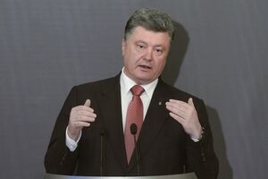 Сегодня Порошенко проведет встречу с Коморовским и Пан Ги Муном