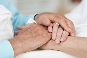 67-летний мужчина ранее не был женат
