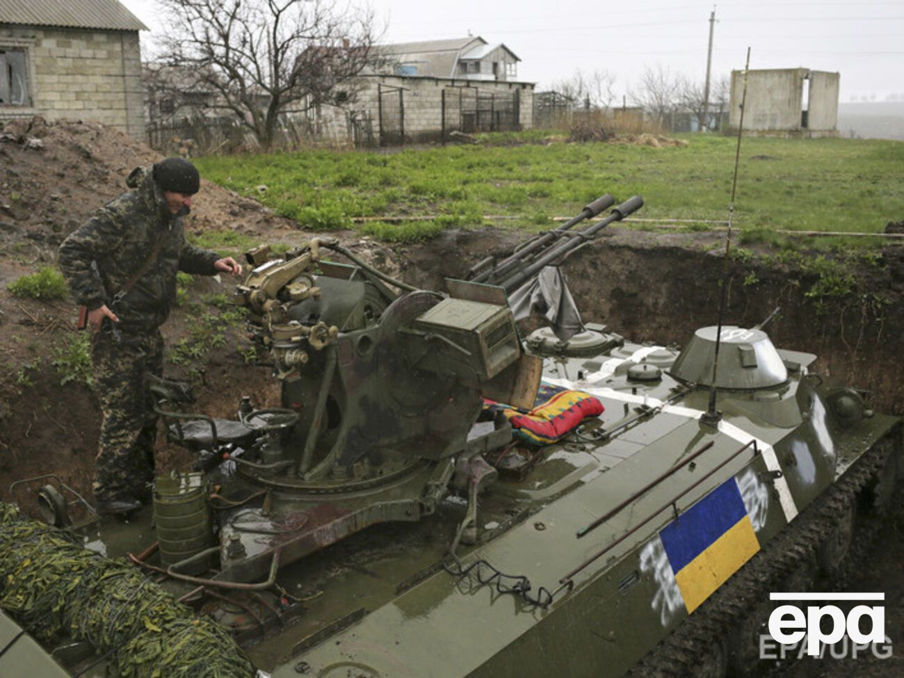Украинские позиции на Донбассе снова подверглись обстрелам со стороны боевиков