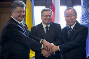 Порошенко провел встречу с Пан Ги Муном и Коморовским
