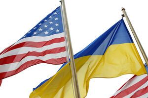 Украина, с ее современной армией и прозападным правительством, имеет мало общего с моджахедами 1980-х, за исключением того, что их территории были захвачены превосходящей военными силами Москвой