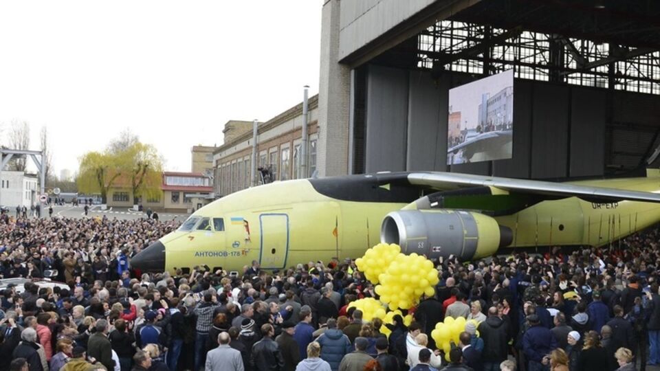 Новый украинский авиалайнер Ан-178