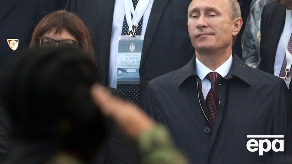 Закончились дни, когда президент США Джордж Буш-младший и другие западные лидеры присоединялись к Путину на трибунах Кремля