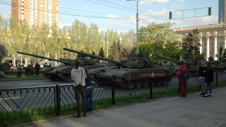 Боевики собираются 9 мая провести парад в центре Донецка