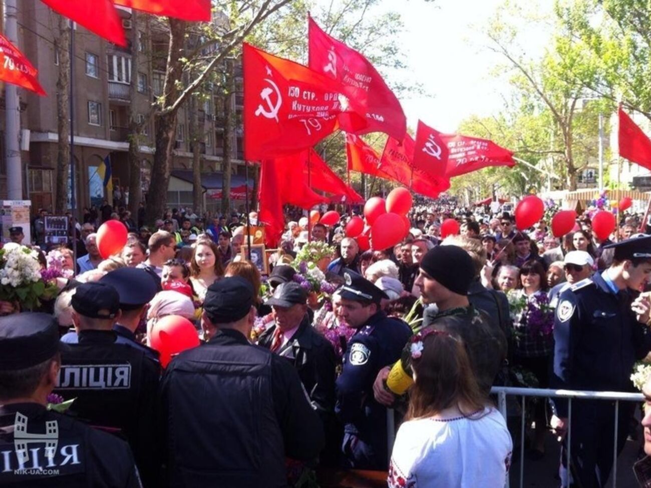 Коммунисты попытались прорваться на празднование