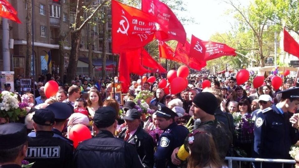 Коммунисты попытались прорваться на празднование