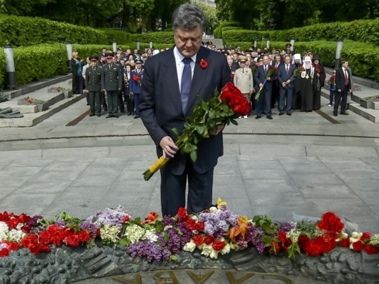 Порошенко пожелал украинцам мира