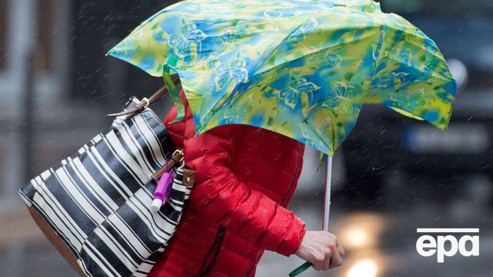 Завтра в Украине сильные дожди, грозы и сильный ветер