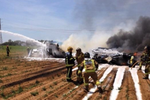 Как минимум два человека выжили в результате крушения самолета в Севилье