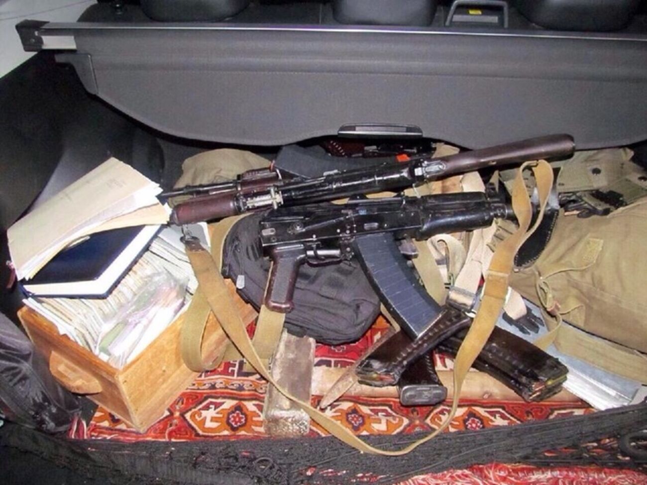 Аброськин: Изъяты 8 автоматов, 5 РПГ, около 2000 патронов, около 5 кг взрывчатки, гранаты и 2 пистолета