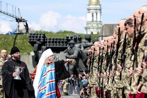 Присяга новобранцев ВСУ в музее Великой Отечественной войны в Киеве