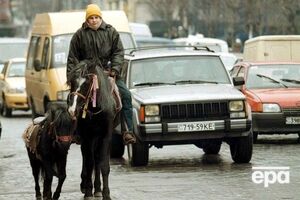 В Харькове автомобиль не разминулся с лошадью