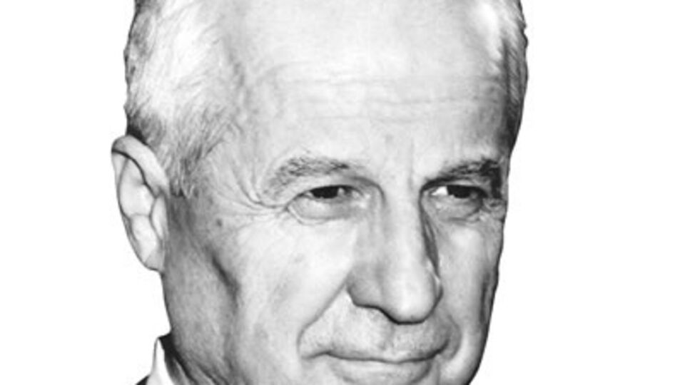 Кенану Эврену было 97 лет