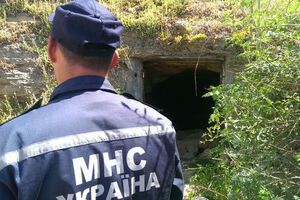 Трое подростков провели в катакомбах почти двое суток