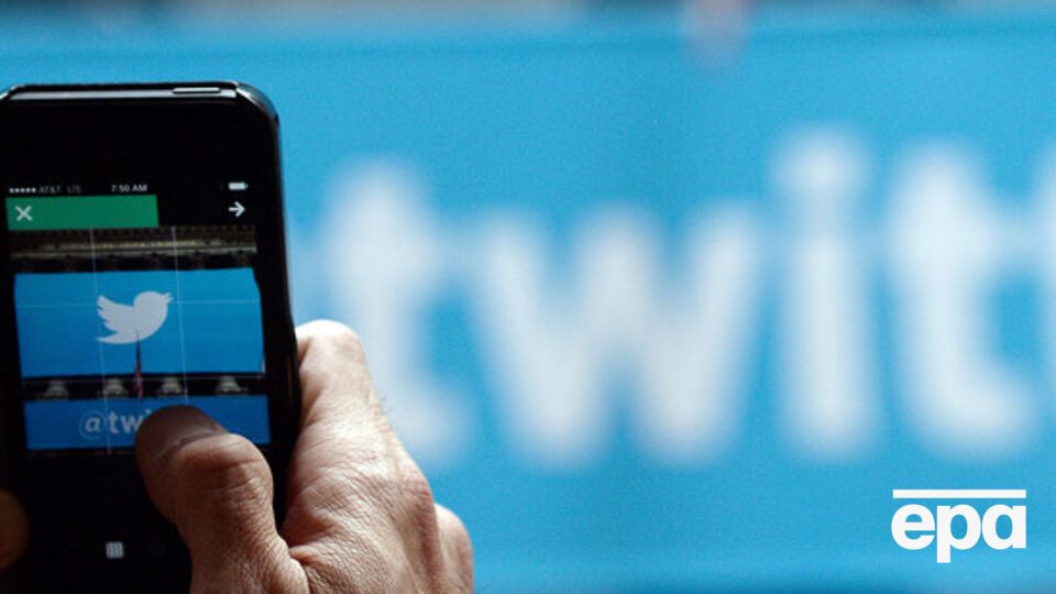 По данным Роскомнадзора, Twitter удалил часть запрещенного в РФ контента