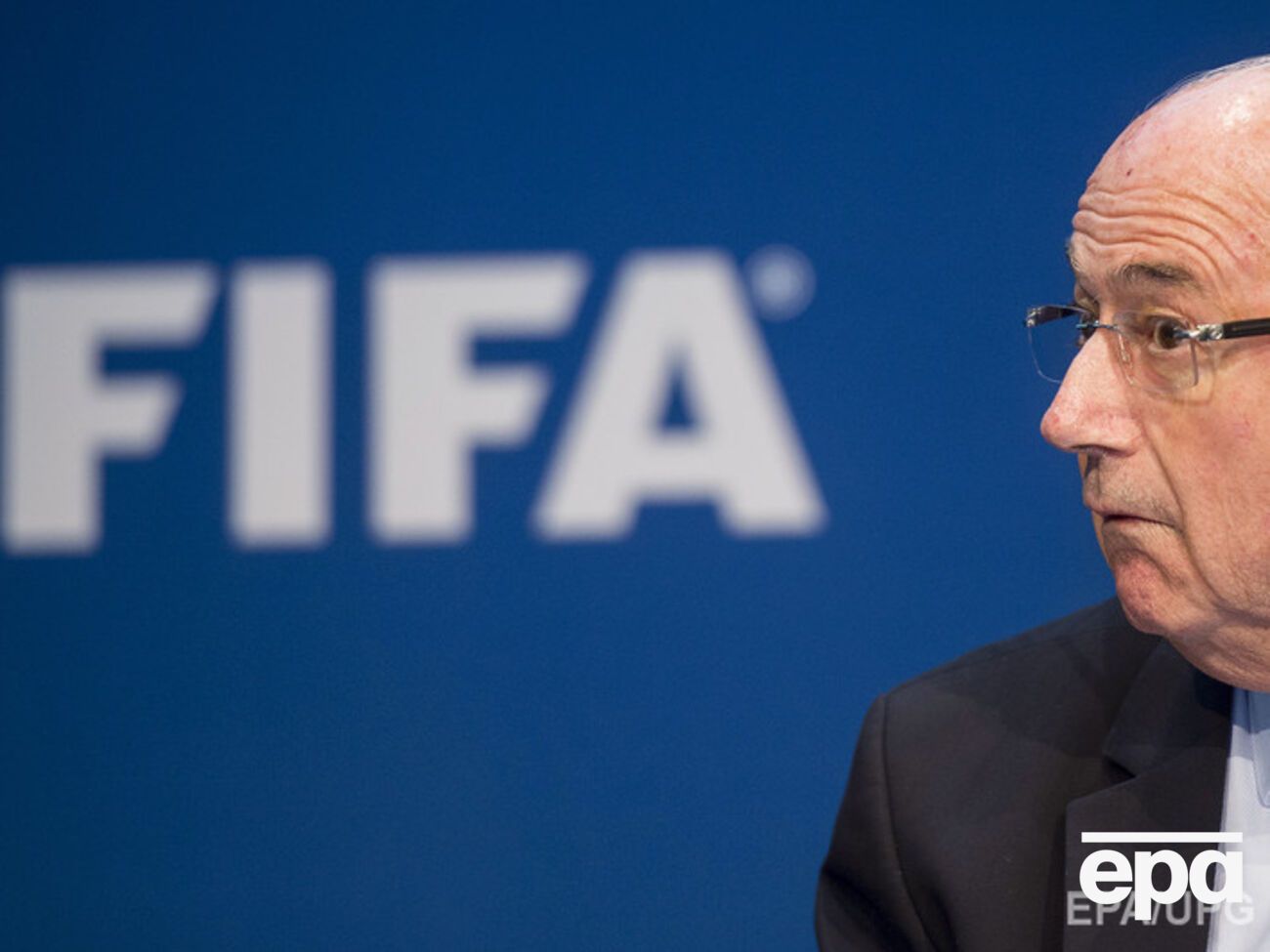 Переизбранный накануне президент ФИФА Йозеф Блаттер