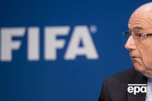 Переизбранный накануне президент ФИФА Йозеф Блаттер
