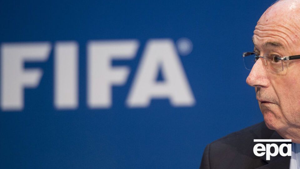 Переизбранный накануне президент ФИФА Йозеф Блаттер