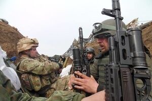 По данным штаба, боевики постоянно обстреливают позиции сил АТО в Широкино из стрелкового оружия