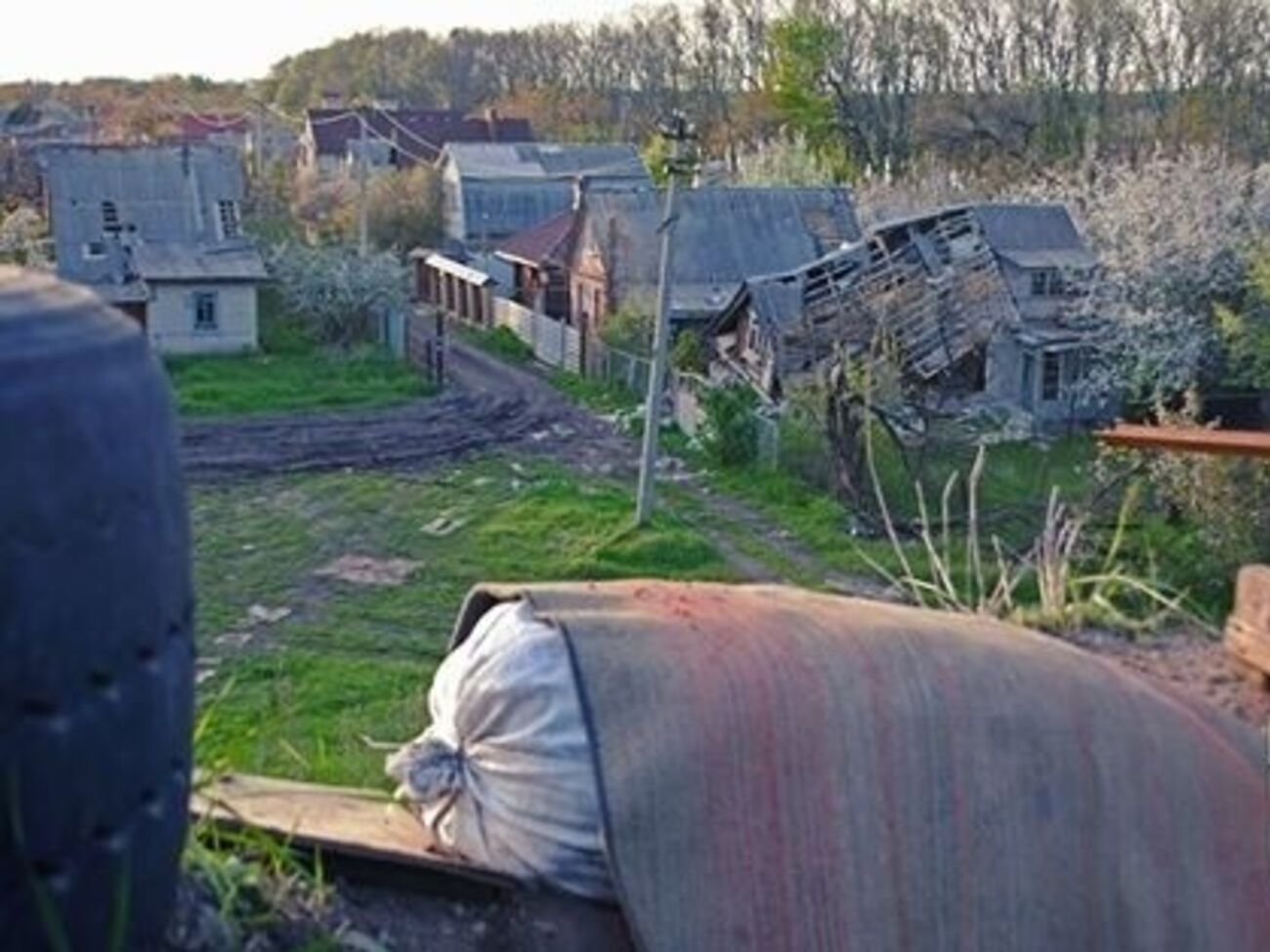 Штаб АТО: Террористы обстреляли Пески из тяжелого вооружения