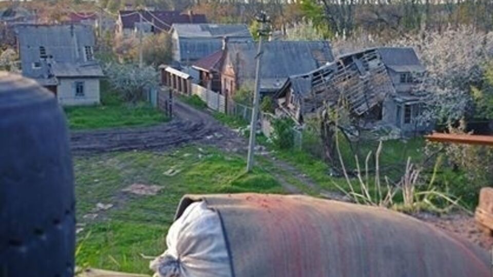 Штаб АТО: Террористы обстреляли Пески из тяжелого вооружения