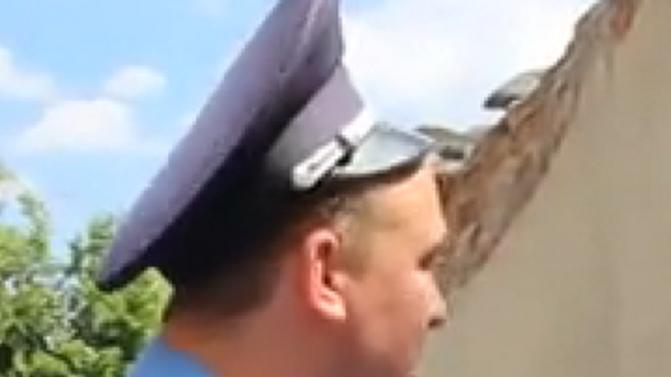 Милиционер требовал, чтобы активисты предъявили документы