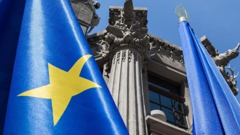 Европейский союз исключил из санкционного списка погибшего сына экс-президента