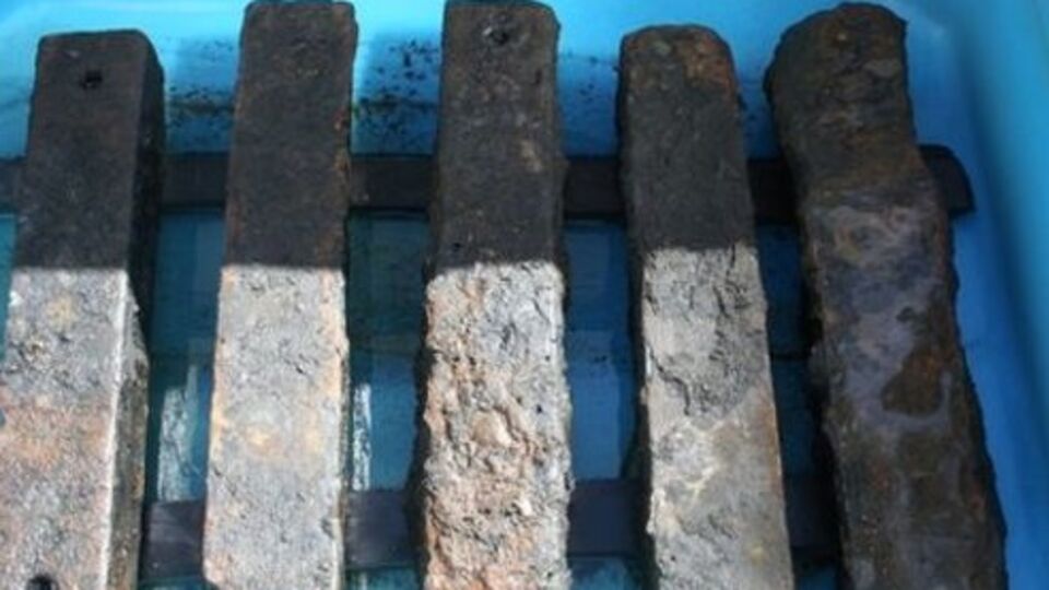 Железные брусья использовались на корабле в качестве балласта