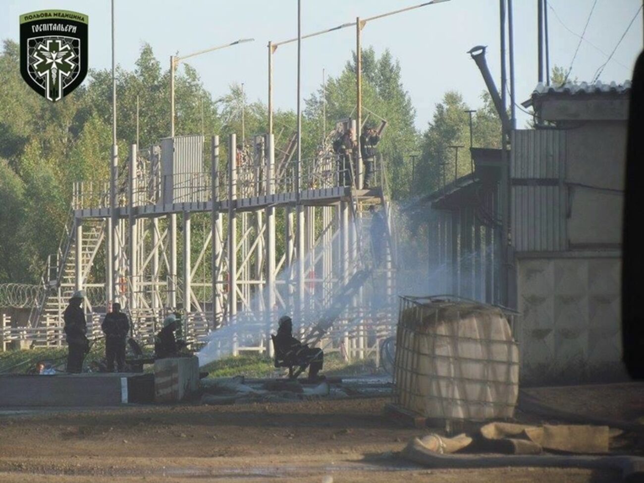 Пожар на нефтебазе под Киевом продолжается