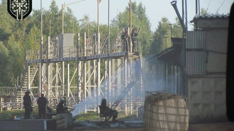 Пожар на нефтебазе под Киевом продолжается