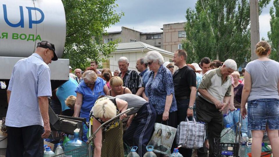 Из-за конфликта многие жители востока Украины испытывают трудности с доступом к питьевой воде