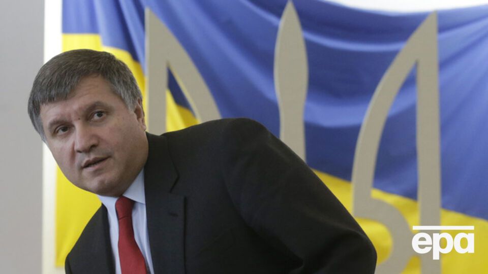 Аваков заявил, что спасатели задействуют пожарные танки