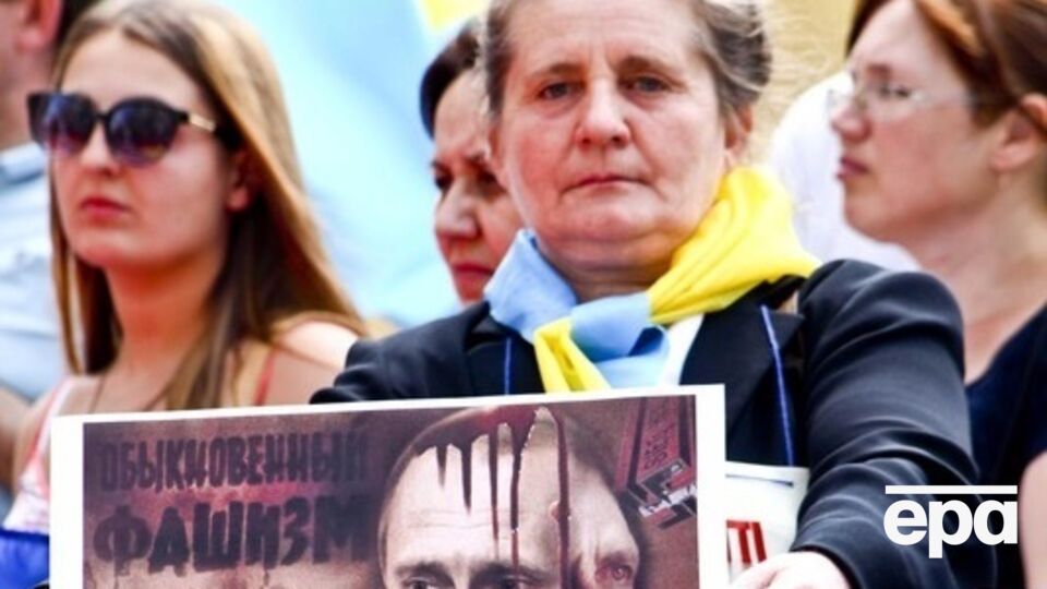 Путина в Италии встретили протестами