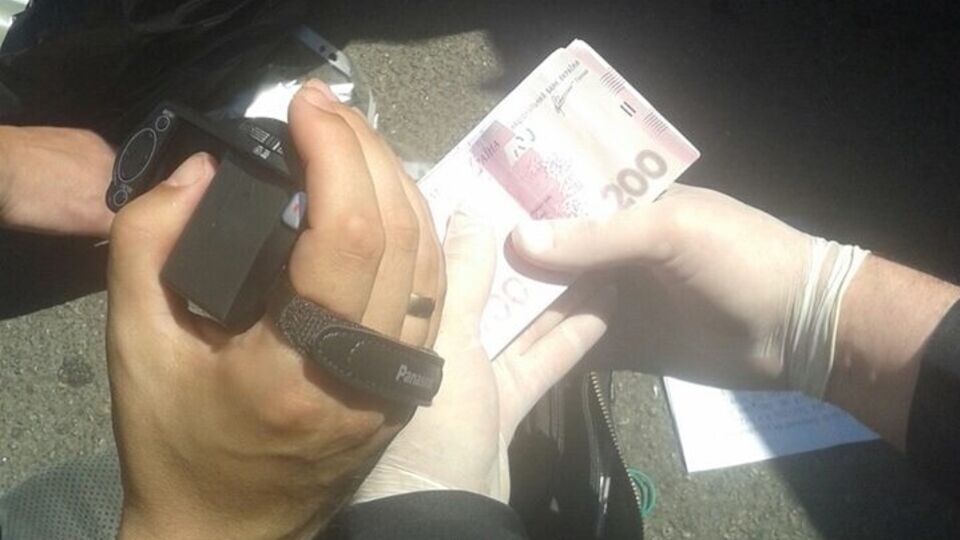 СБУ: Один из руководителей колонии задержан правохранителями при получении взятки в размере 5 тыс. грн