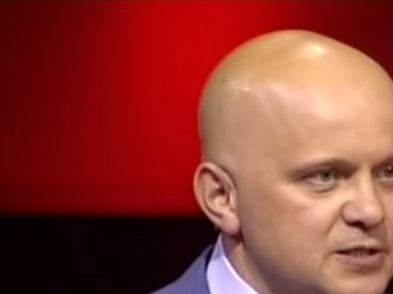 В заложниках у боевиков все еще остается около 300 украинцев, сообщил Тандит